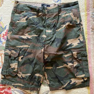 BEVERLY HILLS POLO CLUB MEN'S CAMO CARGO SHORTS SIZE 36 NWT
